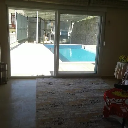 Tuna Villa *